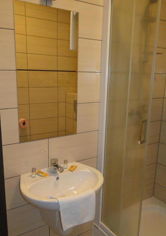 Hotel Cynamon Tokarnia  객실 사진